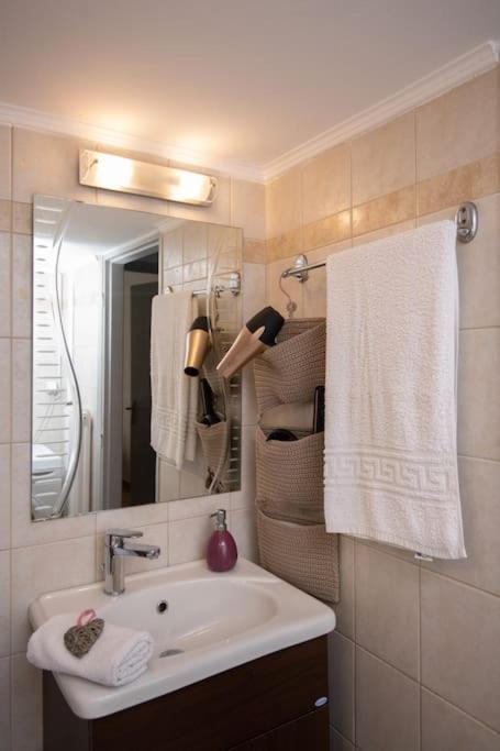 Lovely,Central, Spacious 2-Bedrooms Apartment Pire Dış mekan fotoğraf